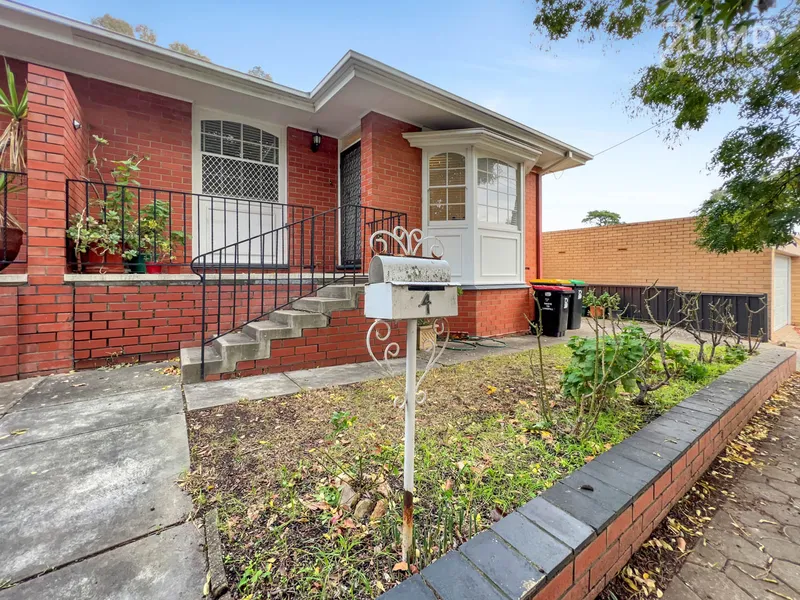 Rare offering so close to Burnside Village!