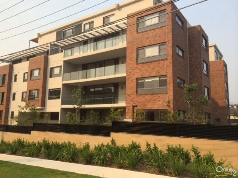 AS NEW 2 BED + STUDY LUXURY APARTMENT