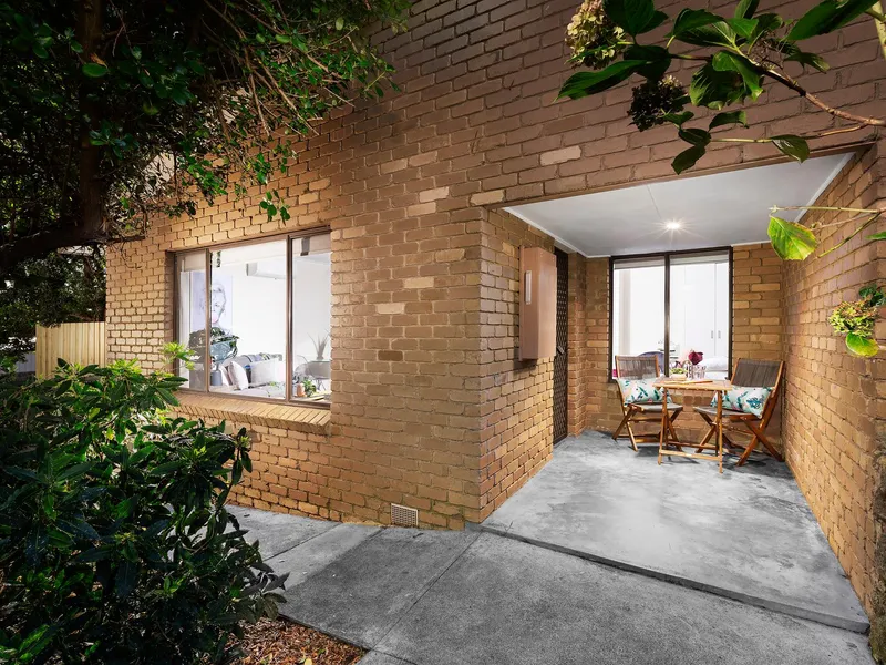 Relaxed Lifestyle. Easy Investing