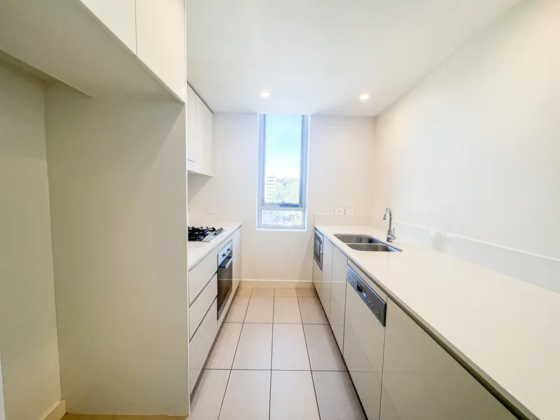 Luxurious 2 bedroom apartment located in the heart of Wentworth Point