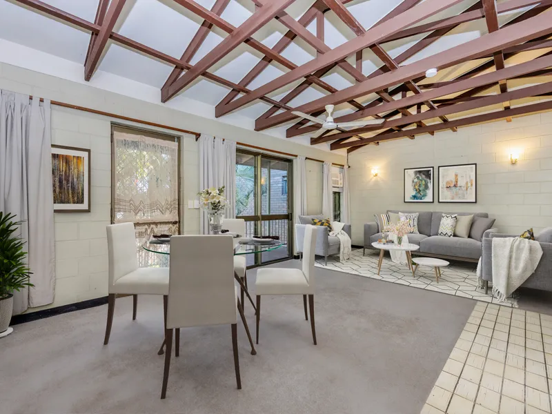 Looking for an oasis-style unit that ticks the boxes? This is the one for you, whether you need a home or an investment.