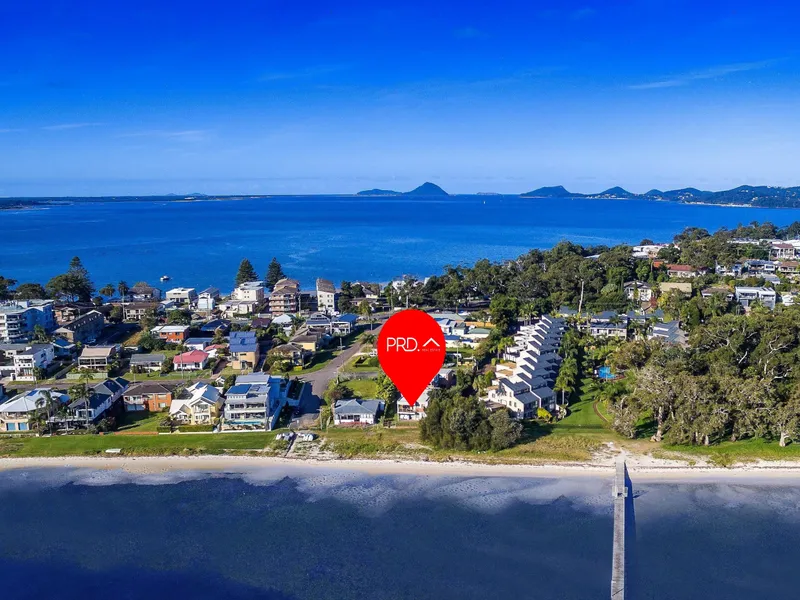 Beachside Luxury with Incredible Bay Views!