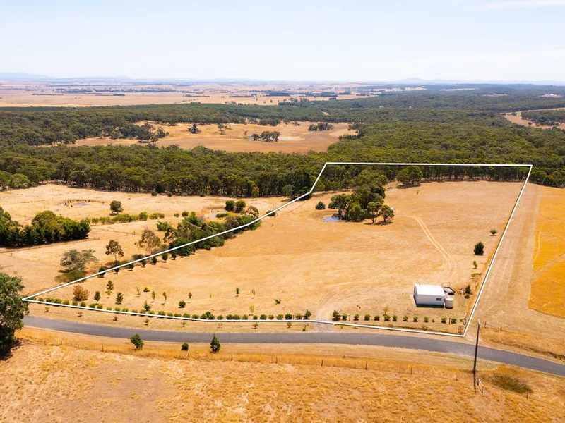 Incredible Elevated Views On Approx 10 Acres With Permit!