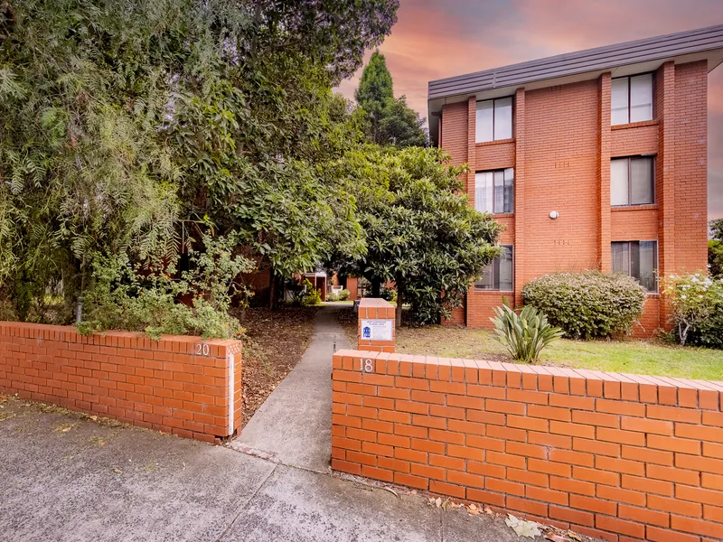 EAST FACING MAGIC IN MOONEE PONDS