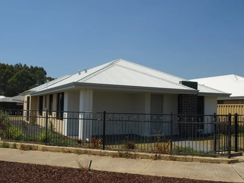 NEAR NEW & READY FOR YOU!