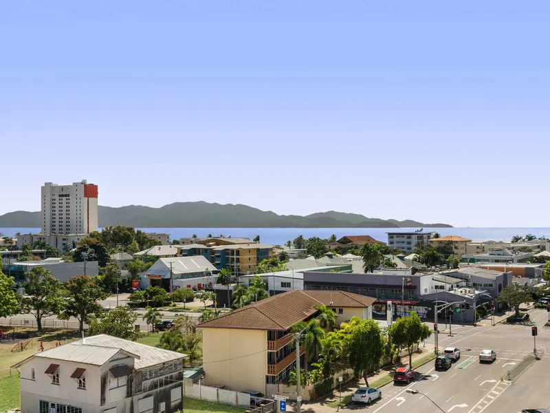 FULTON GARDENS - TOP FLOOR APARTMENT - SEA-VIEWS AND BREEZES. $625,000