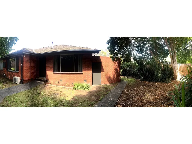 Perfect location. Close to Ringwood Station/Eastland and parks.