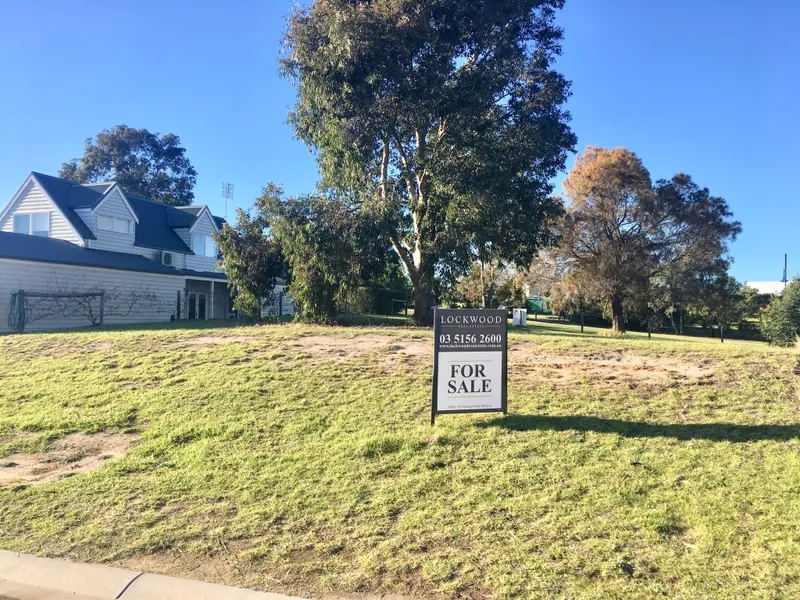 BUILD YOUR DREAM HOME IN THE GOLF COURSE ESTATE