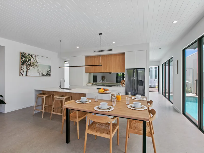 Between the Flags - Lifestyle, Location and Luxury