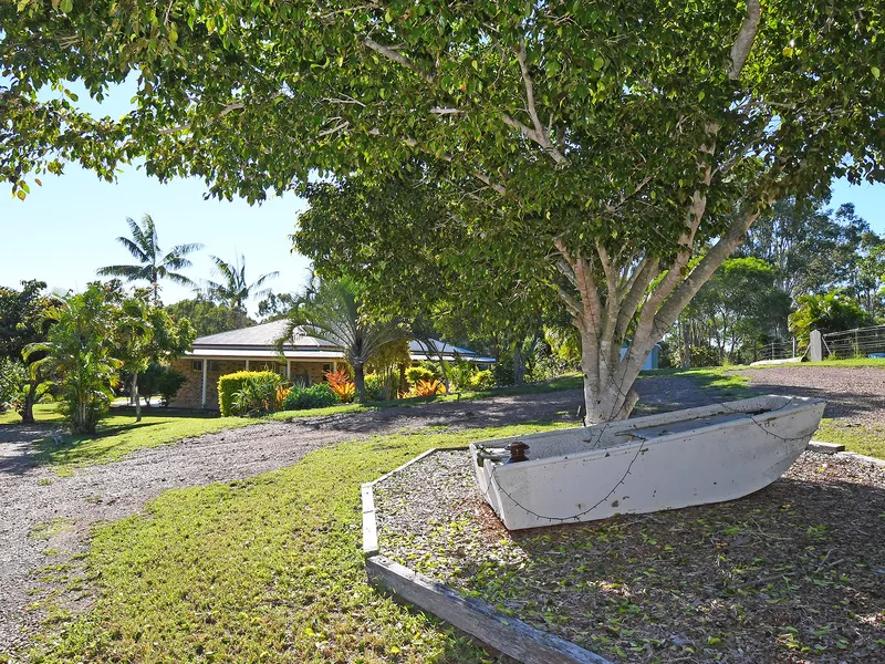 LARGE HOME IN QUIET LOCATION