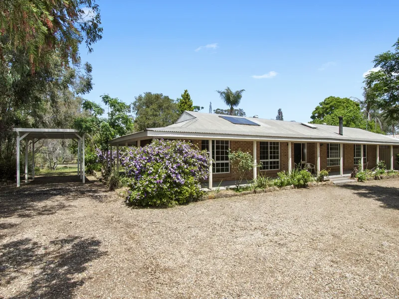 RURAL LIFESTYLE CLOSE TO LOCAL AMENITIES