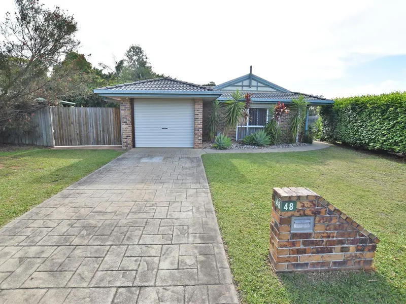 MURRUMBA DOWNS. WALK TO TRAIN & WESTFIELDS!!