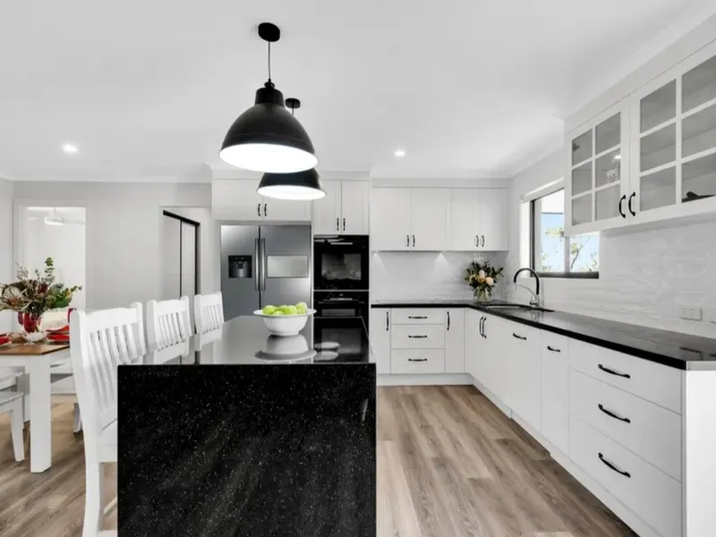 Dual Key Perfection, Family-Friendly Locale!