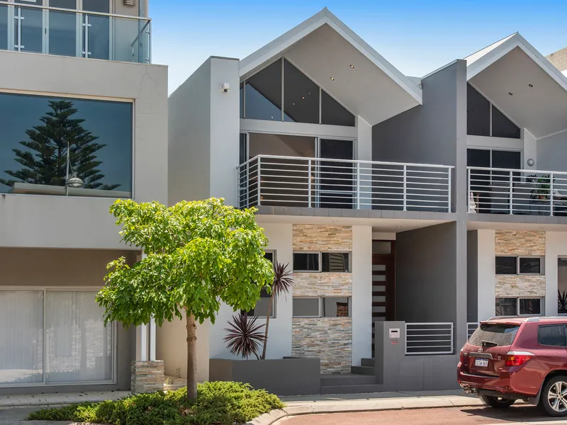 Luxury Marina Townhouse.