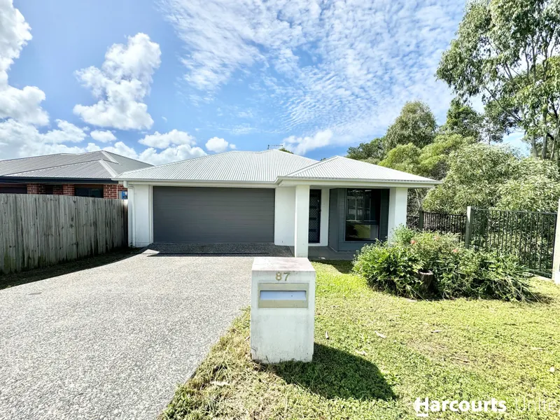 4 Bedroom Open Plan Home - Great Location! Don't miss out apply today!!