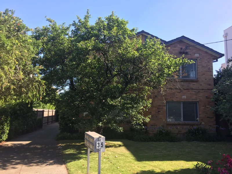 Freshly renovated 2 bedroom unit