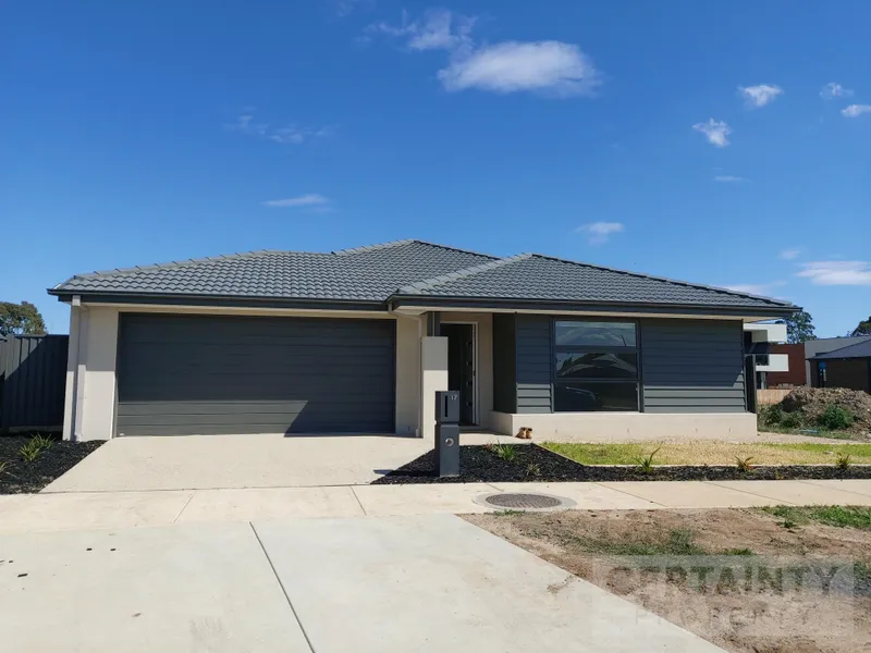 Four Bedrooms, Two Bathrooms, Double Garage in Great Location