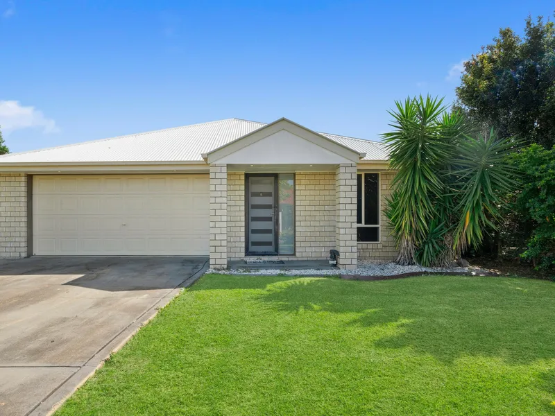 Spacious 4-Bedroom Home With Shed! Walk To Shops, School, Hospital!