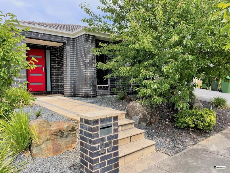 Stylish 4 Bedroom Home in White Box Rise