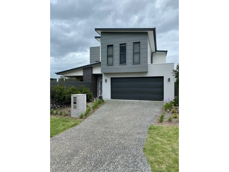 BEAUTIFUL DUPLEX AVALIABLE