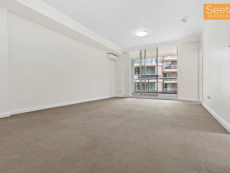 3 Bedrooms Plus 1 Study Apartment With A Spacious Living Area!