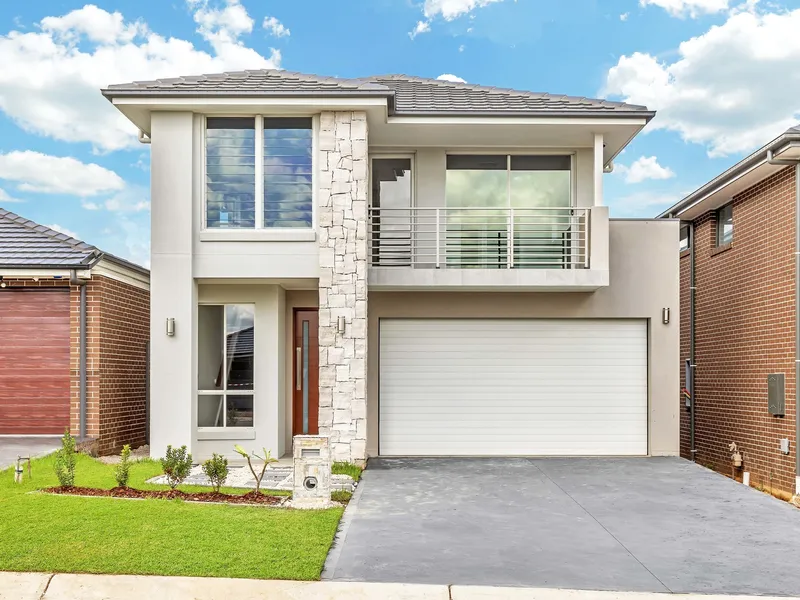 BRAND NEW Family Stunner