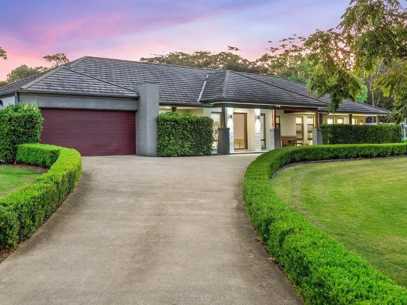 LUXURY MEETS COASTAL LIFESTYLE