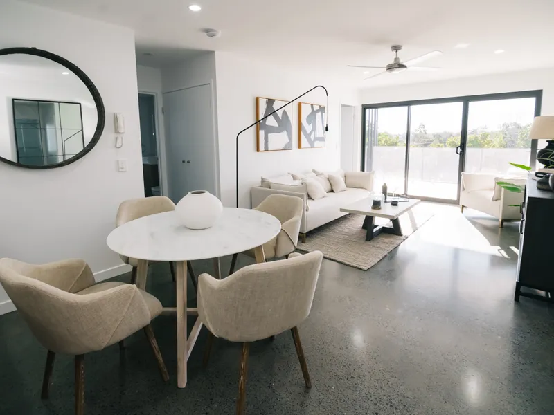 Brand new 2 bed contemporary apartment. Ideal first home buyer.Use your FHOG.  Move in now!