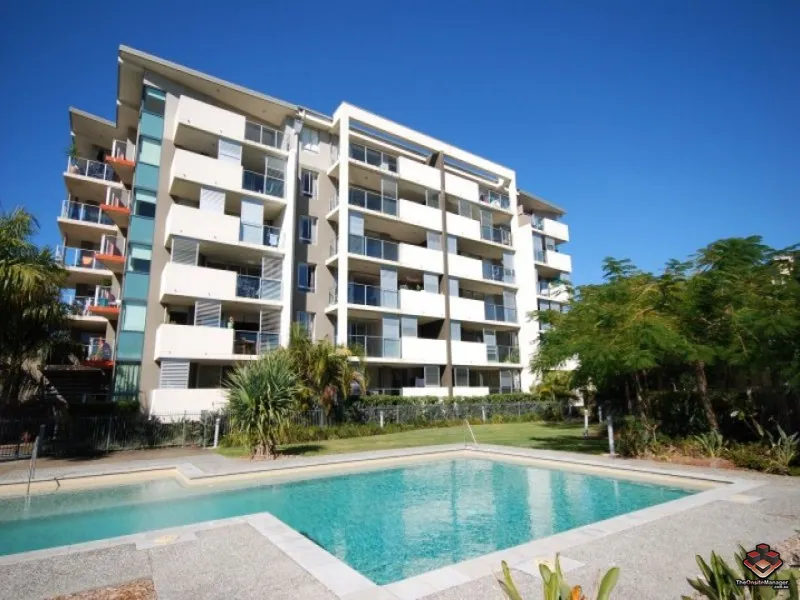 Ever Popular Burleigh Waters. 2 Bed, 2.5 Bath, 1 Carpark and 1 Storage Cage