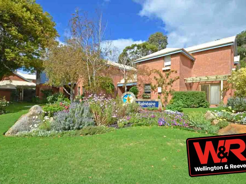 FULLY FURNISHED 2 BEDROOM UNIT CLOSE TO BEACH