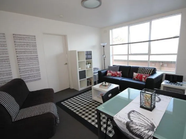 SPACIOUS APARTMENT 