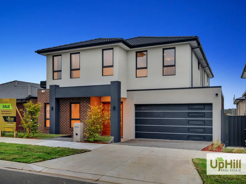 Modern & Luxury Living in the heart of Clyde North..!!