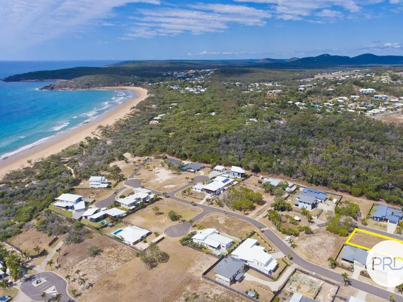 Level Duplex Site near the Beach!