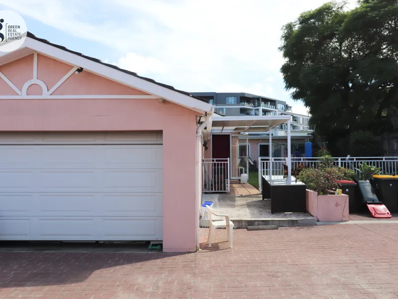 Clean and Furnished 2 Bedroom Granny Flat Unit! Bills Included!