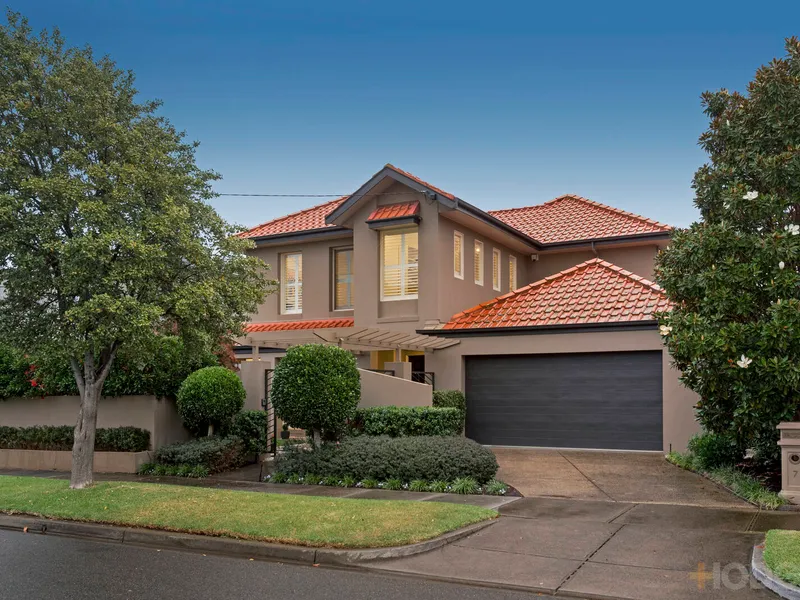 Timeless Design, Lifetime Location