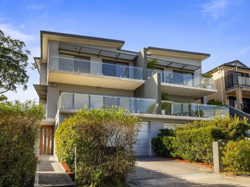 Chifley 5 Bed 3 Bath 3 Car For Lease