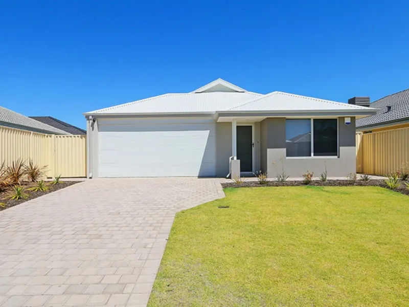 INVESTOR ALERT - BEAUTIFUL 3 X 2 ON BROOKSEDGE - 1st Home Open Sat 27th March @ 11-11.45am