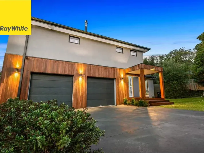 STUNNING BAY VIEWS - YOUR DREAM AWAITS