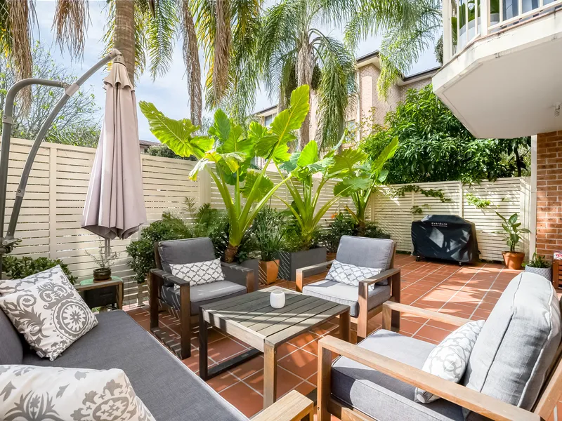 Entertainer’s home in convenient pocket