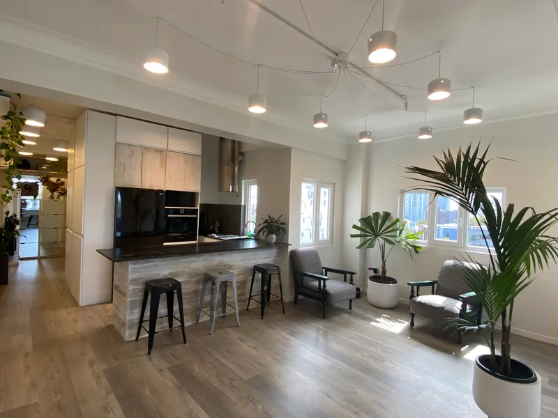 2.5 sunny new apartment with Opera House Views