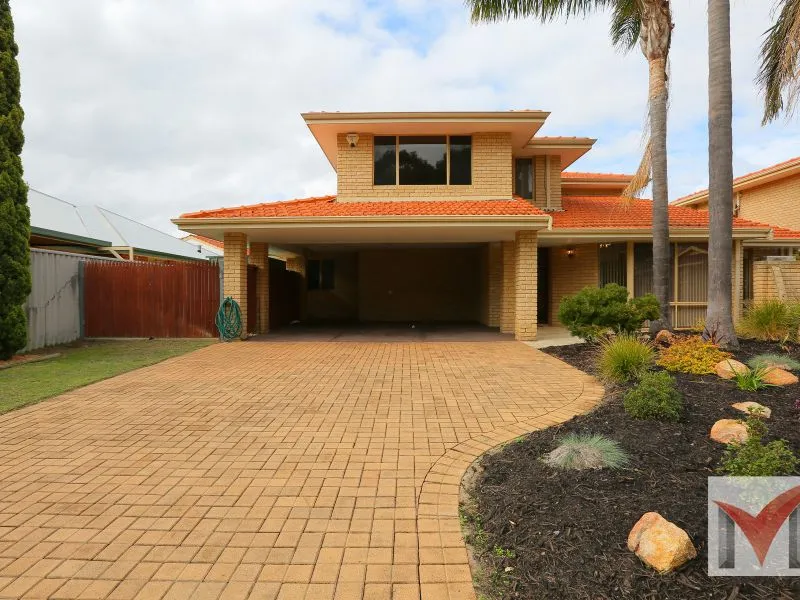 Double-Storey home in Rossmoyne School District