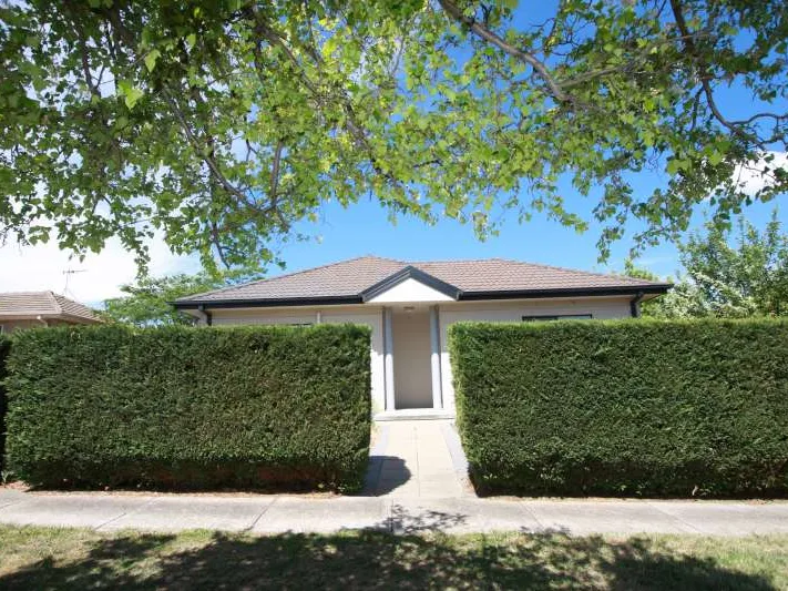 Neat Property in Leafy Central Location