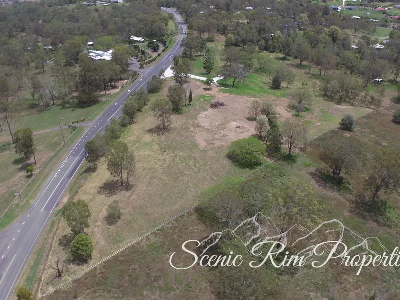 Acreage Close to Town