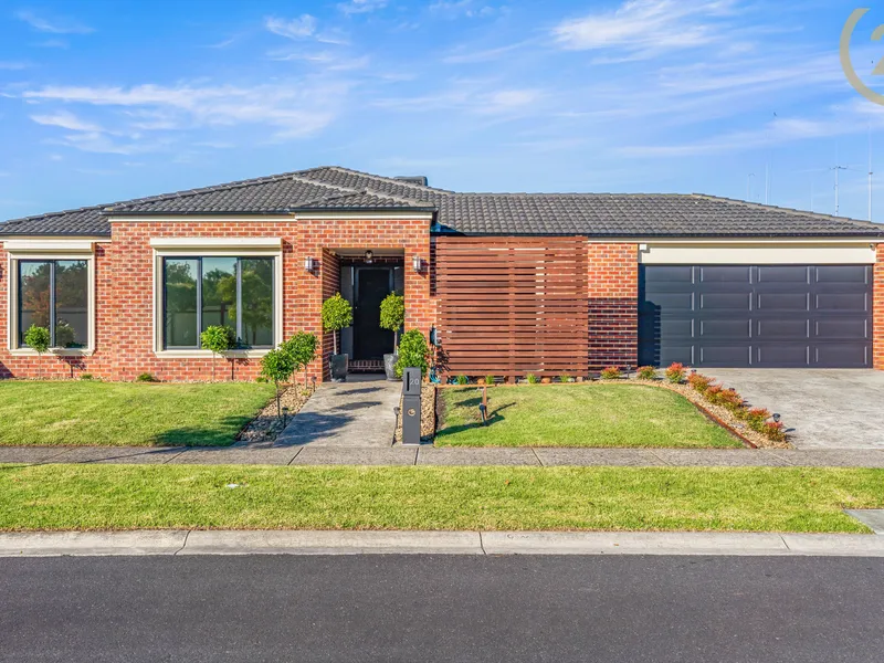 A PARKSIDE PARADISE WITH FAMILY LIFESTYLE PERFECTION!