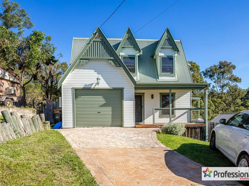 Cottage Living on Crane 