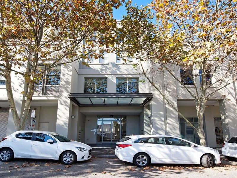 DEPOSIT RECEIVED: Impressive Views in an Excellent Location