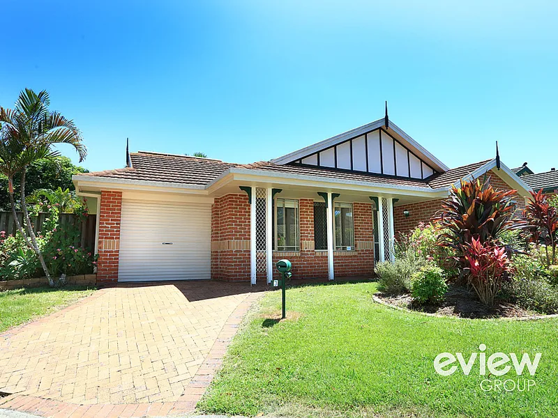 Quiet Street - Central Location - Close to Everything!