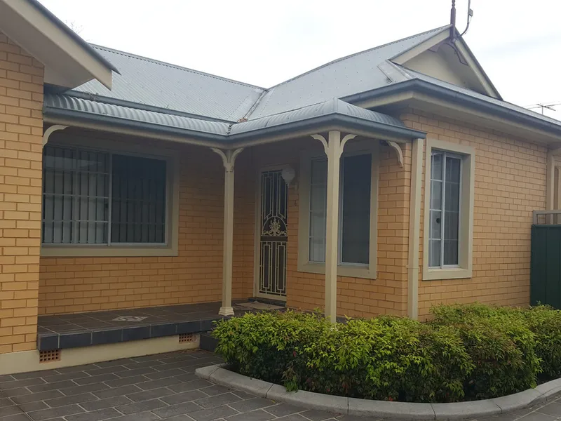 CONVENIENTLY LOCATED THREE BEDROOM VILLA WITH AIR CONDITIONING