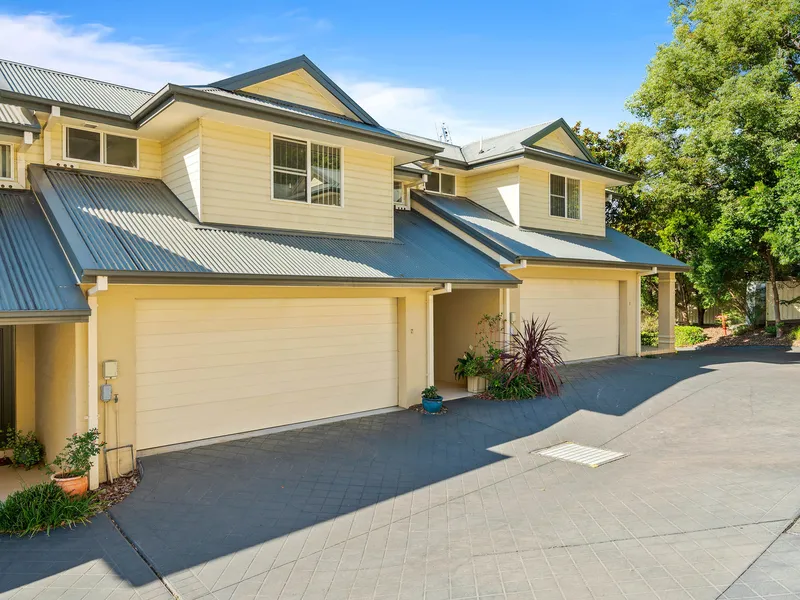 Spacious and Immaculately Presented Townhouse in Peaceful Locale