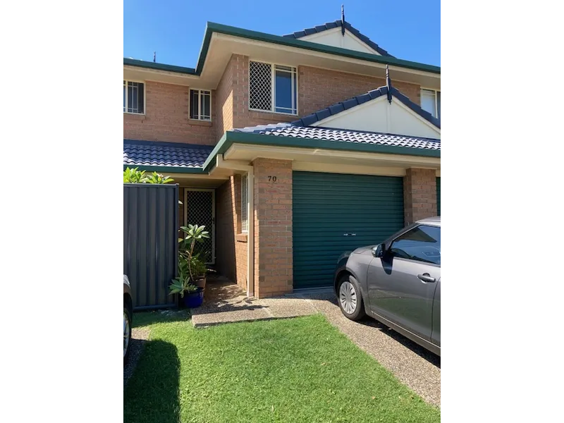 Well positioned townhouse
